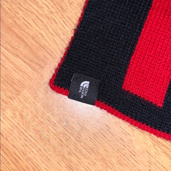 NWT The North Face Logo Scarf - Black/ Red - Picture 2 of 10